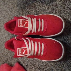 Puma size 8 women's red shoes with white and red laces